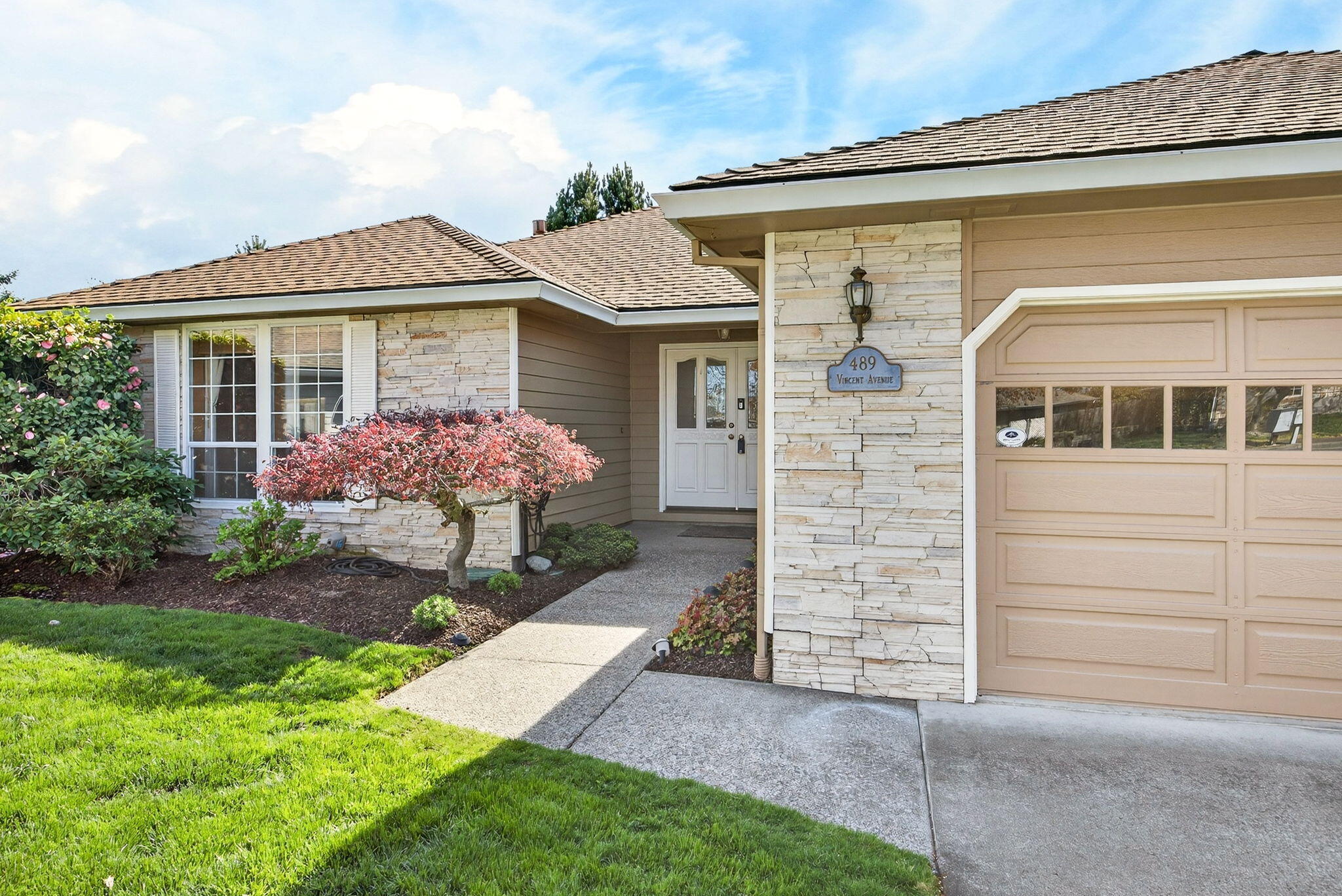 489 Vincent Avenue Central Point, OR 97502 - Photo 2 of 38 Vincent