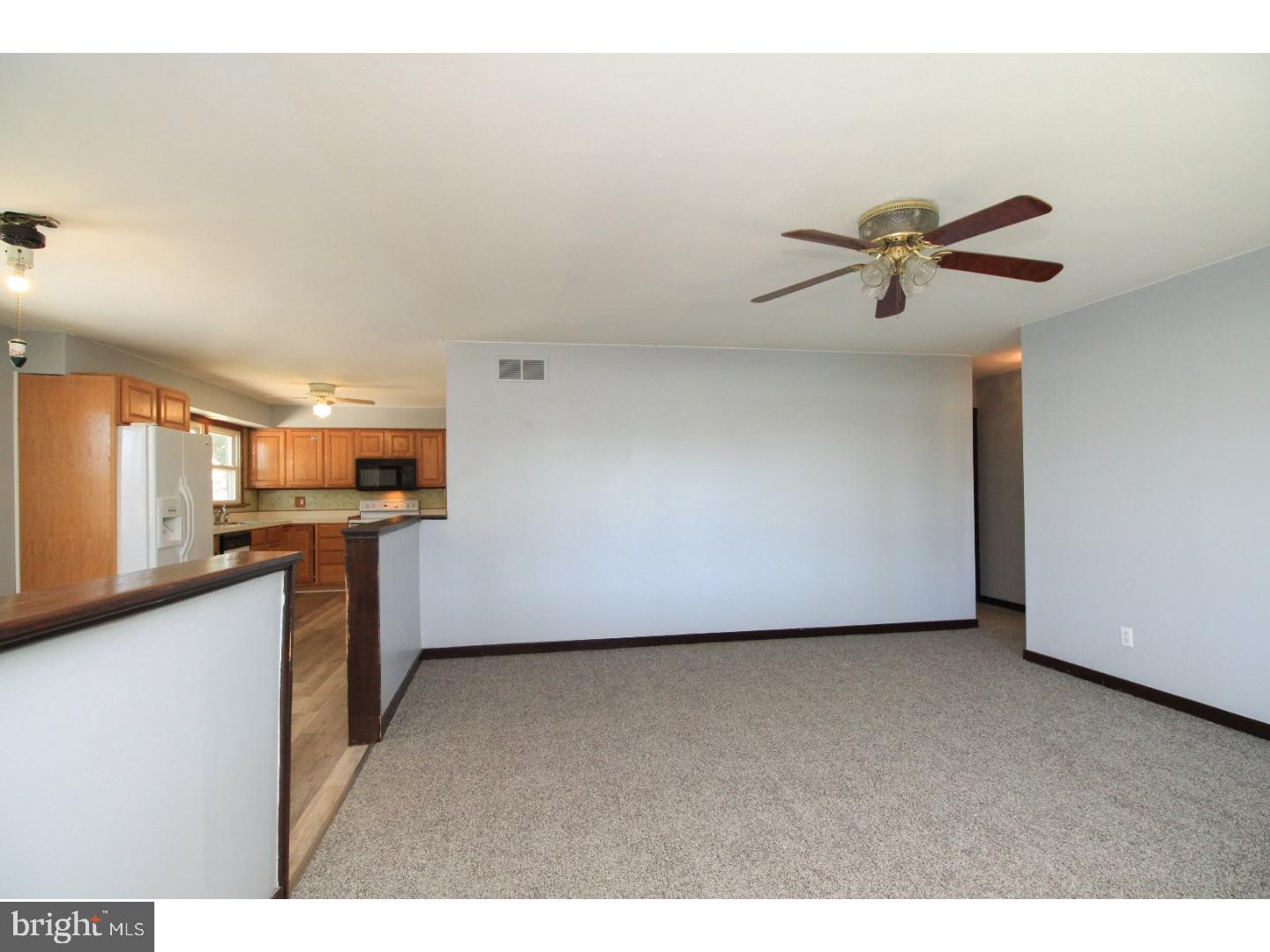 560 Fox Run Road Deptford, NJ 08096 - Photo 11 of 21 Family Room