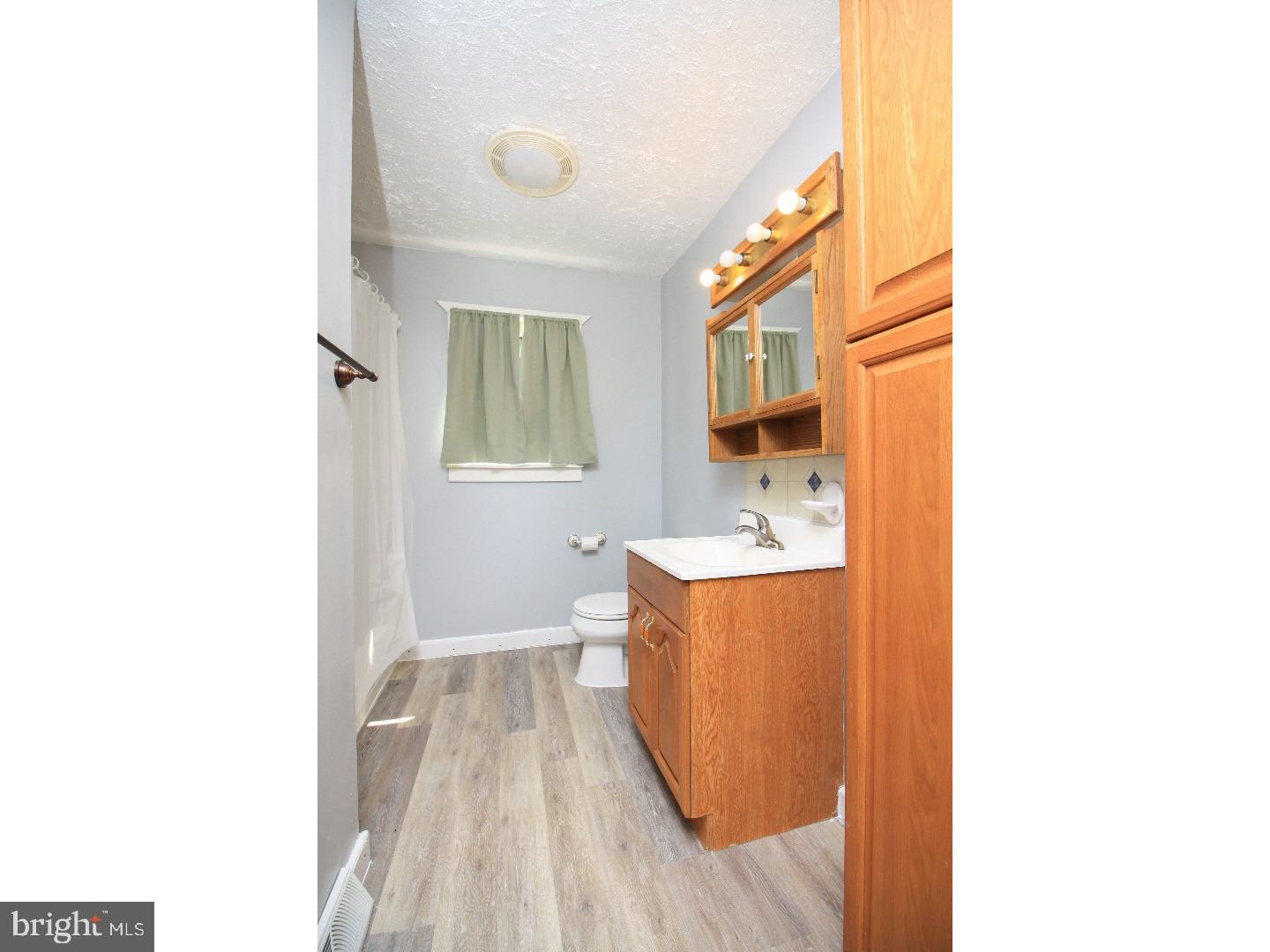 560 Fox Run Road Deptford, NJ 08096 - Photo 16 of 21 Bathroom