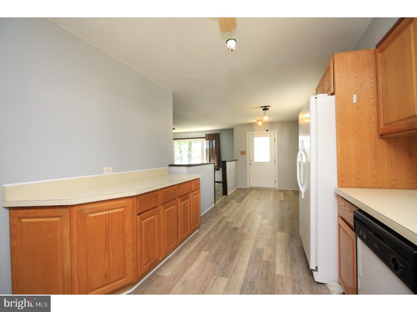 560 Fox Run Road Deptford, NJ 08096 - Photo 3 of 21 Kitchen