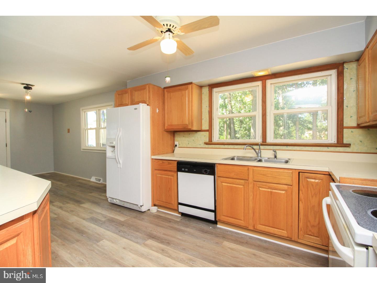 560 Fox Run Road Deptford, NJ 08096 - Photo 5 of 21 Kitchen