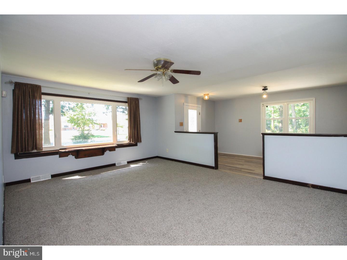 560 Fox Run Road Deptford, NJ 08096 - Photo 10 of 21 Family Room