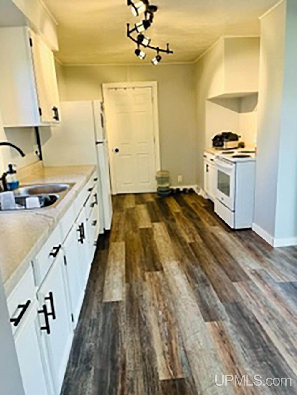 20287 Herman Road Lanse, MI 49946 - Photo 5 of 17 Gallery Image 5