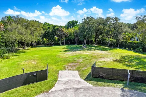 $3,400,000 | 11353 Southwest 69th Court, Pinecrest, FL 33156
