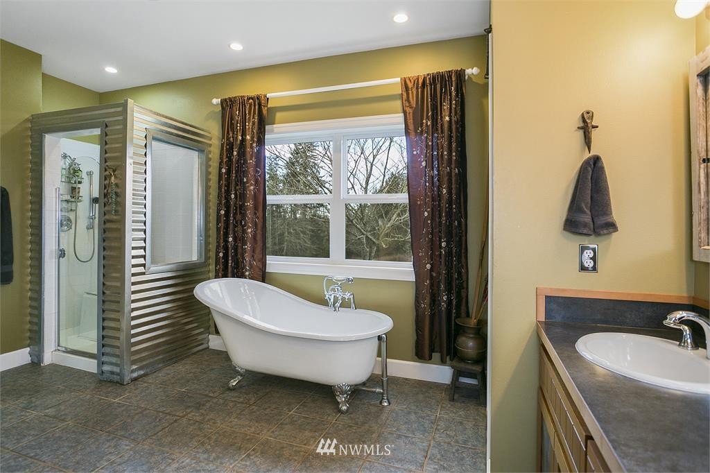 21350 Stottlemeyer Road Northeast Poulsbo, WA 98370 - Photo 16 of 25 Gallery Image 16
