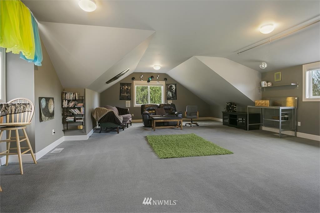 21350 Stottlemeyer Road Northeast Poulsbo, WA 98370 - Photo 17 of 25 Gallery Image 17