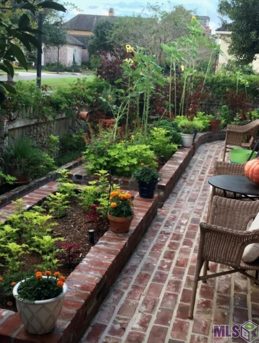 11448 Center Court Boulevard Baton Rouge, LA 70810 - Photo 46 of 47 Kitchen Garden