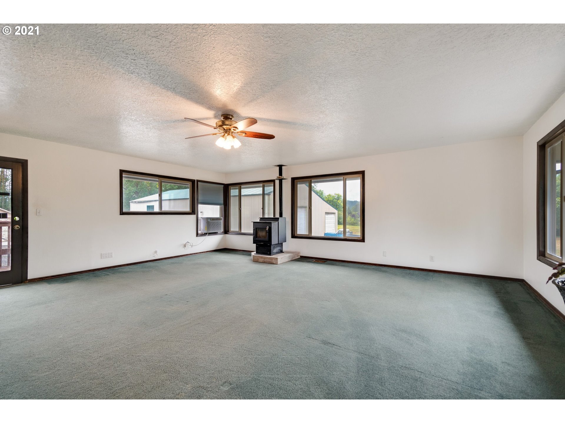 18728 Southeast Cheldelin Road Damascus, OR 97089 - Photo 19 of 29