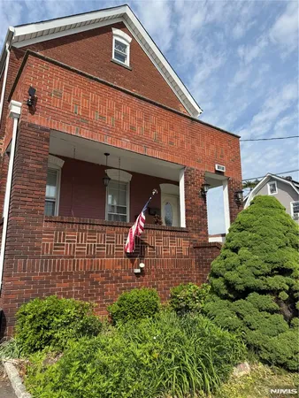 $2,600 | 17 Nicholas Street, Little Ferry, NJ 07643