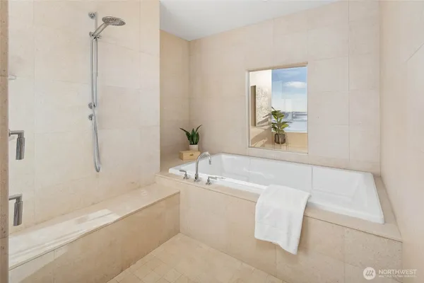 $2,500,000 | 1521 2nd Avenue, Unit 2804, Seattle, WA 98101