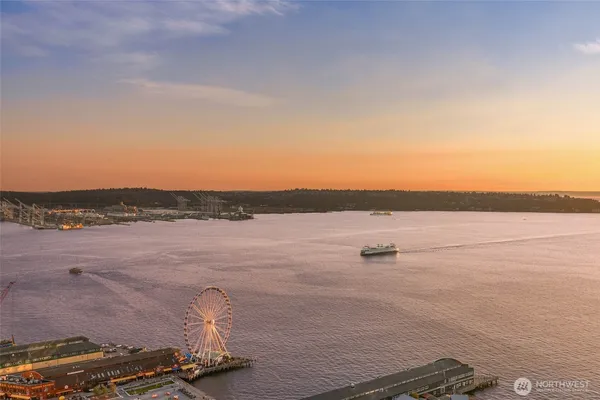 $2,500,000 | 1521 2nd Avenue, Unit 2804, Seattle, WA 98101