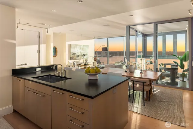 $2,500,000 | 1521 2nd Avenue, Unit 2804, Seattle, WA 98101