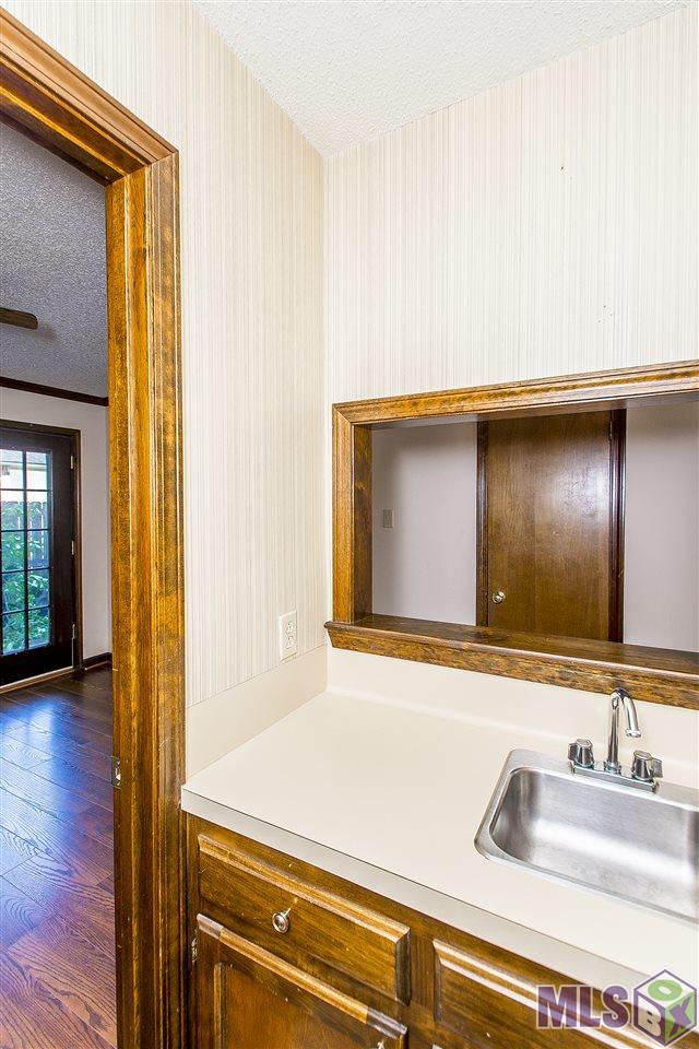 937 Ridgepoint Court, Unit A Baton Rouge, LA 70810 - Photo 5 of 16 Gallery Image 5