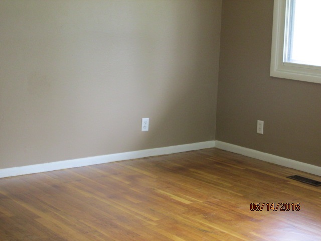 316 Hoover Road Elkhart, IN 46514 - Photo 4 of 16 Gallery Image 4