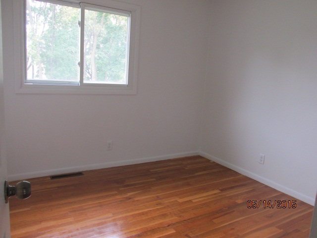 316 Hoover Road Elkhart, IN 46514 - Photo 9 of 16 Gallery Image 9