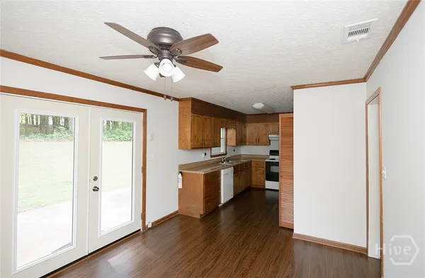 $2,100 | 147 VFW Drive, Watkinsville, GA 30677