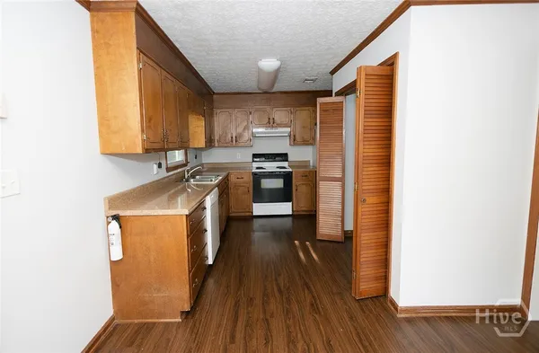 $2,100 | 147 VFW Drive, Watkinsville, GA 30677