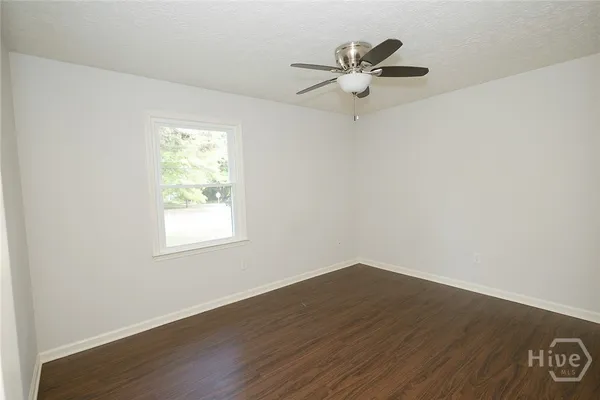 $2,100 | 147 VFW Drive, Watkinsville, GA 30677