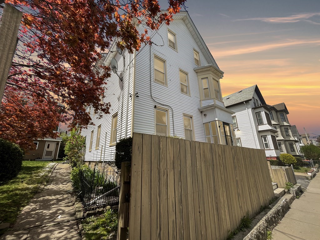 17 Reynolds Street, New Bedford, MA 02740 Compass