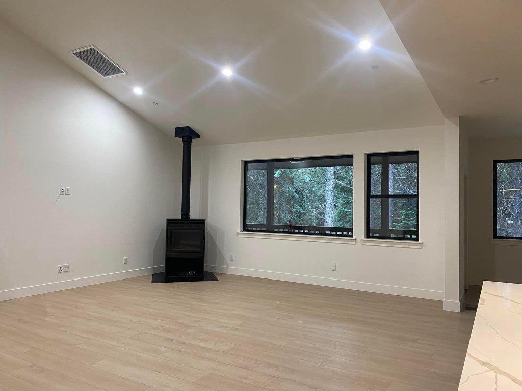 548 Skyview Road Mount Shasta, CA 96067 - Photo 20 of 22 Gallery Image 20