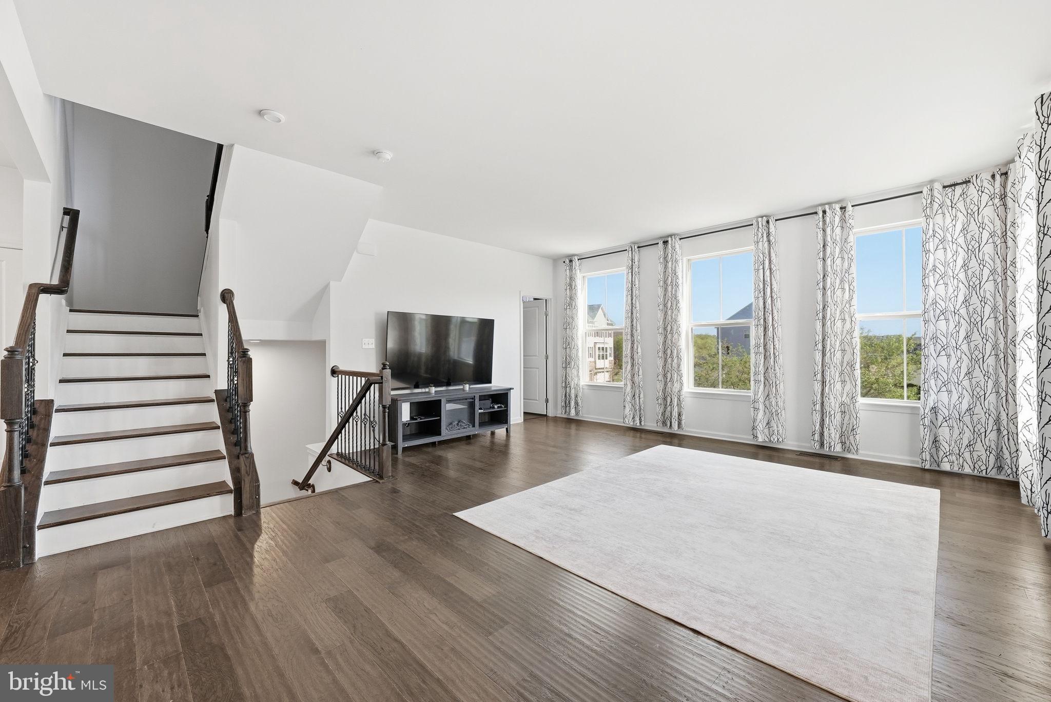 8966 Bridle Ridge Lane Manassas, VA 20110 - Photo 4 of 36