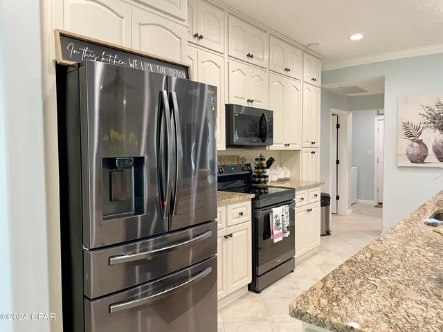 $2,950 | 1043 Plantation Drive, Panama City, FL 32404