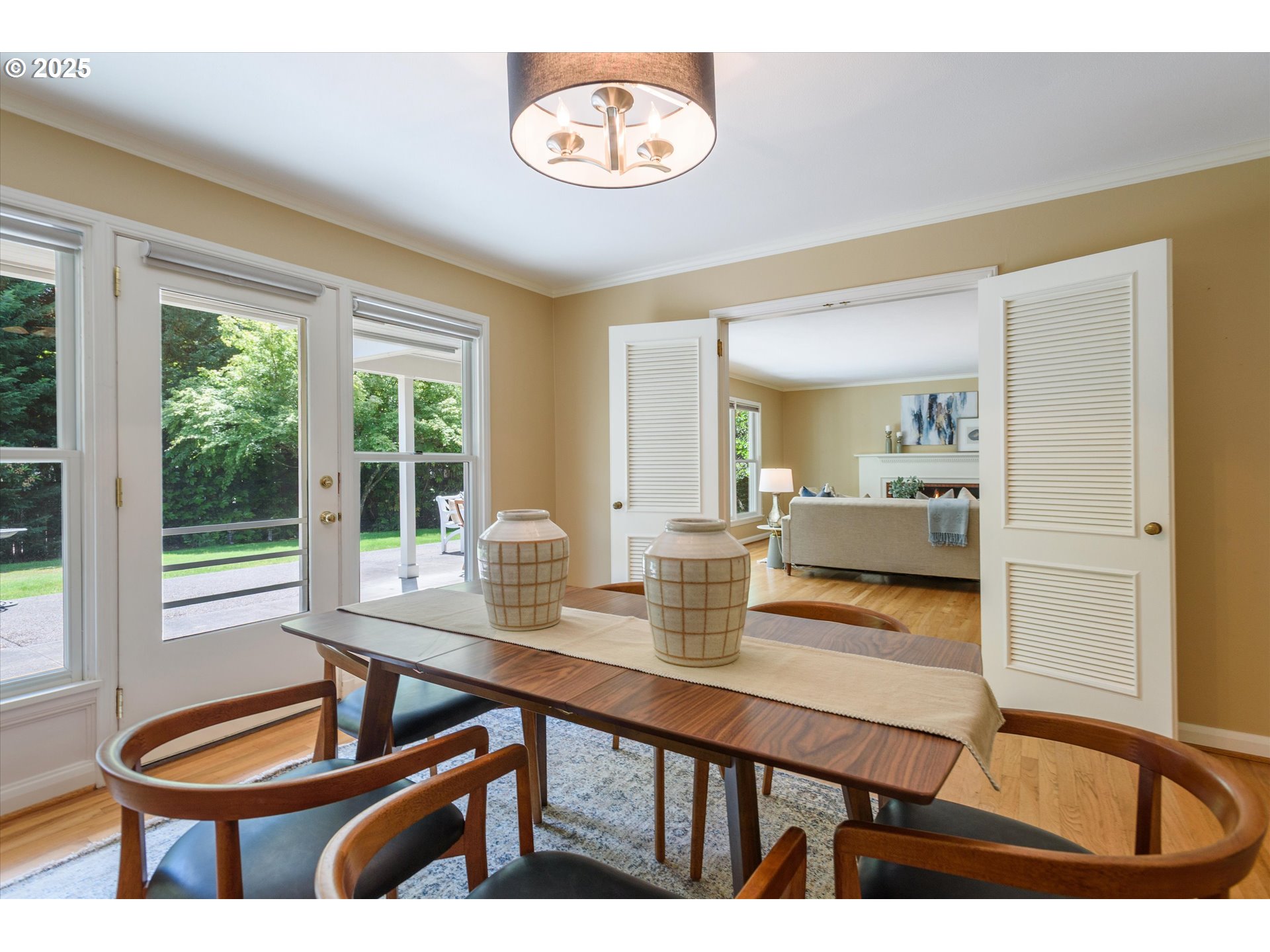 13030 Southwest Fischer Road Portland, OR 97224 - Photo 11 of 44 Dining Room