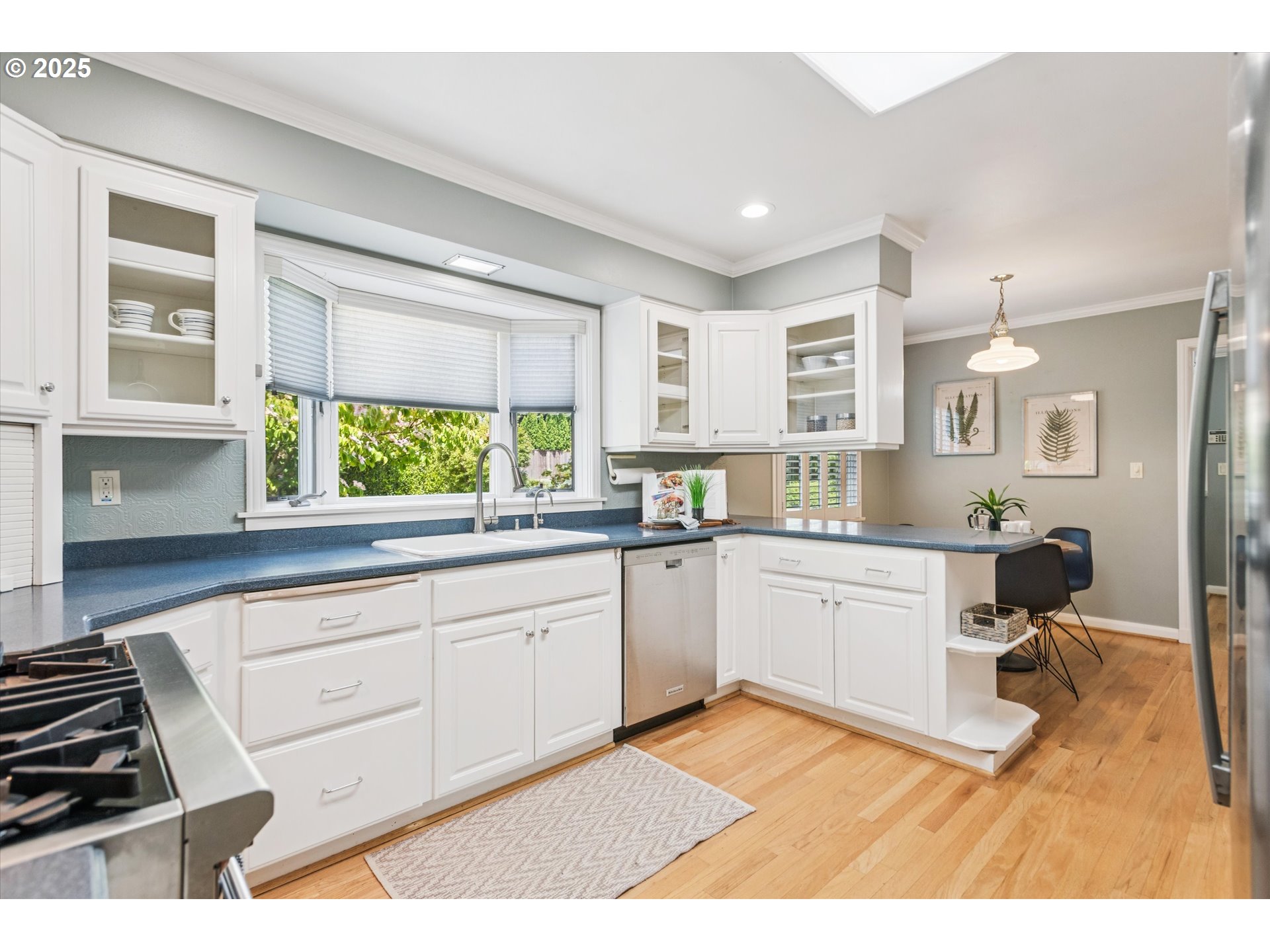 13030 Southwest Fischer Road Portland, OR 97224 - Photo 14 of 44 Kitchen