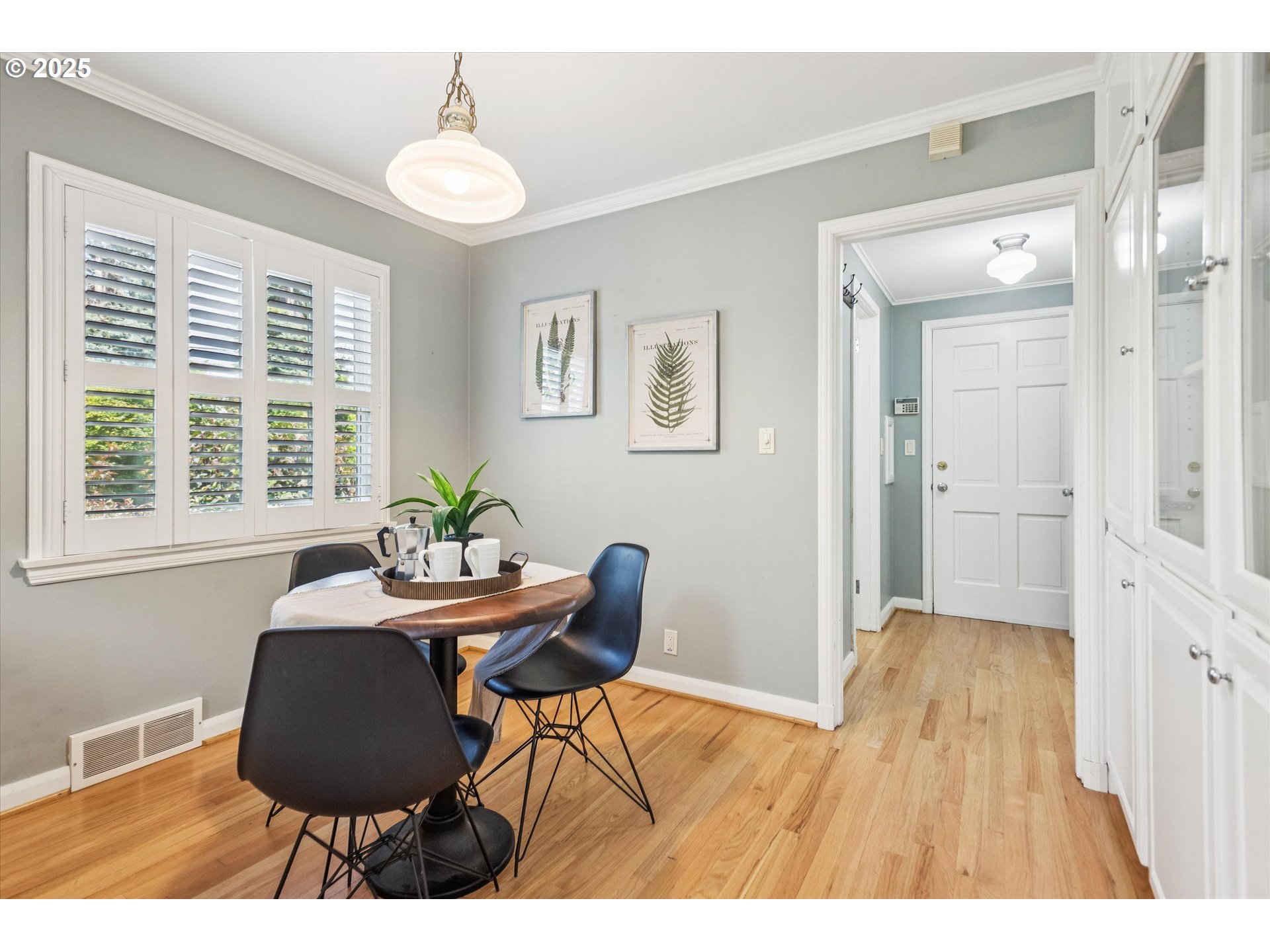 13030 Southwest Fischer Road Portland, OR 97224 - Photo 16 of 44 Kitchen