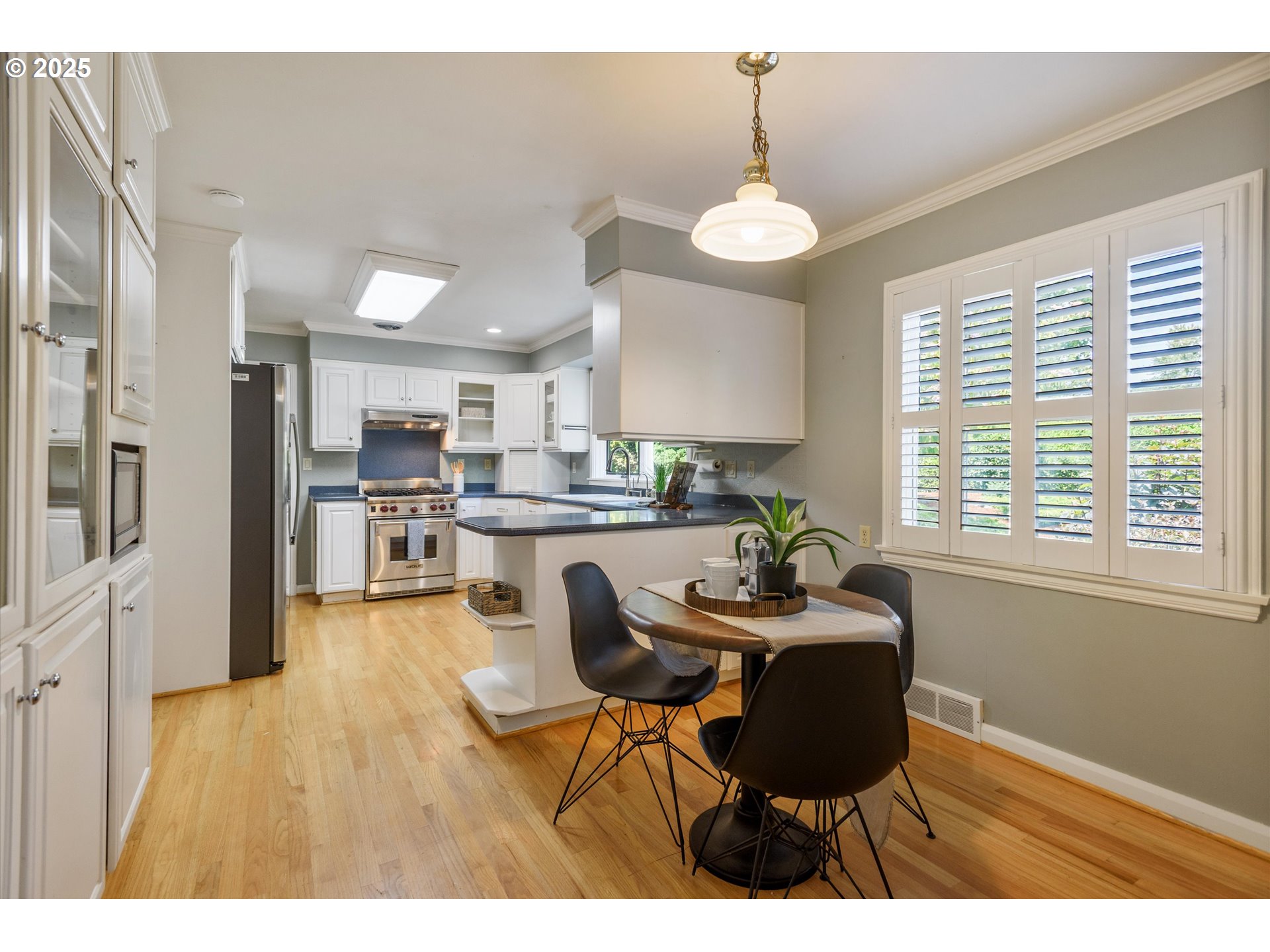 13030 Southwest Fischer Road Portland, OR 97224 - Photo 17 of 44 Kitchen