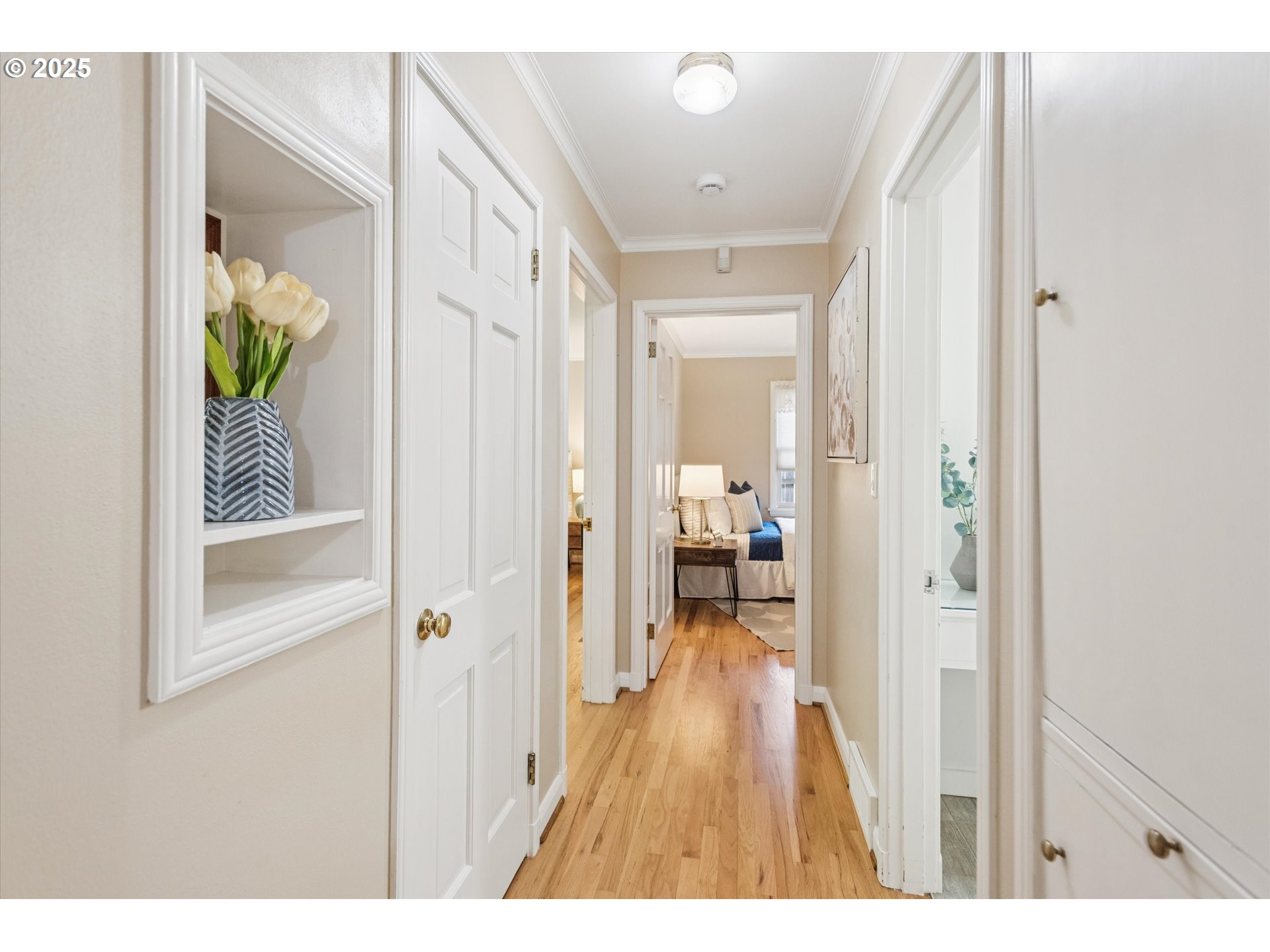 13030 Southwest Fischer Road Portland, OR 97224 - Photo 19 of 44 Hallway
