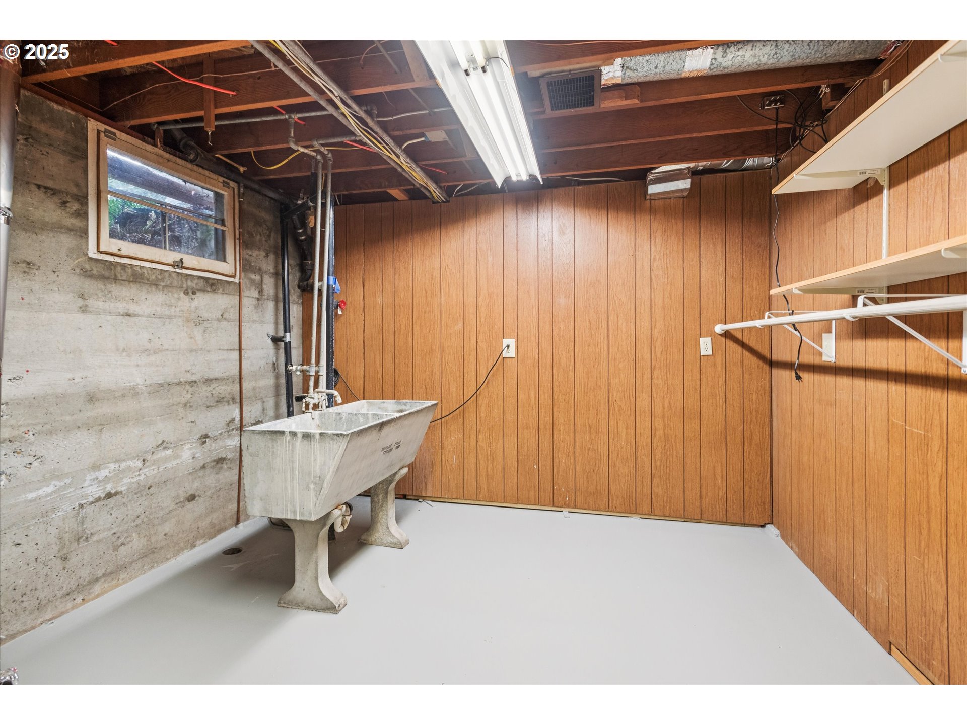 13030 Southwest Fischer Road Portland, OR 97224 - Photo 34 of 44 Mud Room