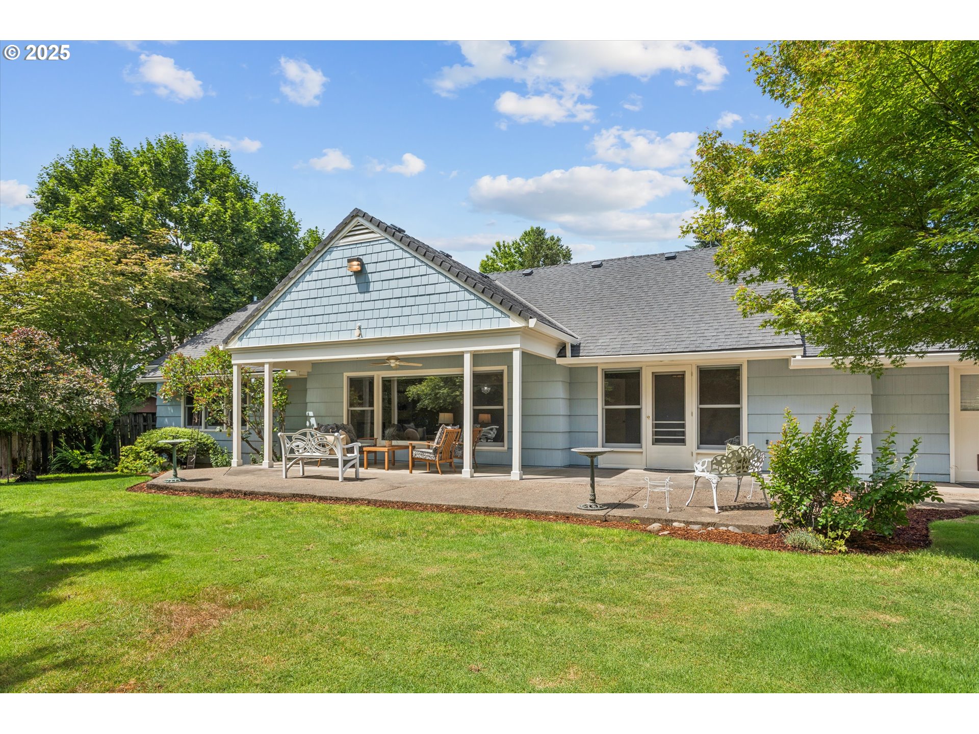 13030 Southwest Fischer Road Portland, OR 97224 - Photo 44 of 44 Covered Patio