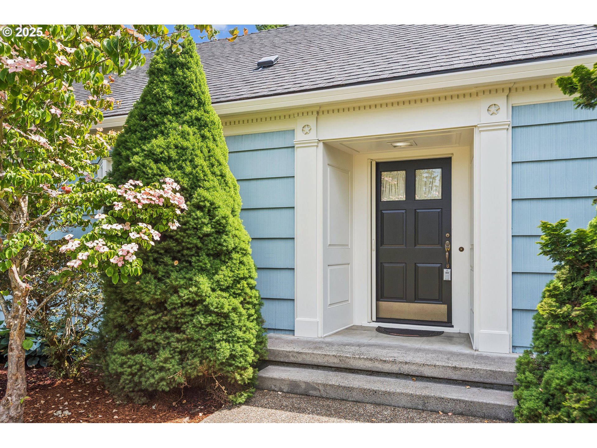 13030 Southwest Fischer Road Portland, OR 97224 - Photo 5 of 44 Exterior