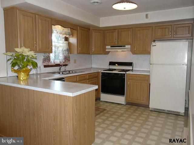 97 Ridgeview Road Seven Valleys, PA 17360 - Photo 3 of 27