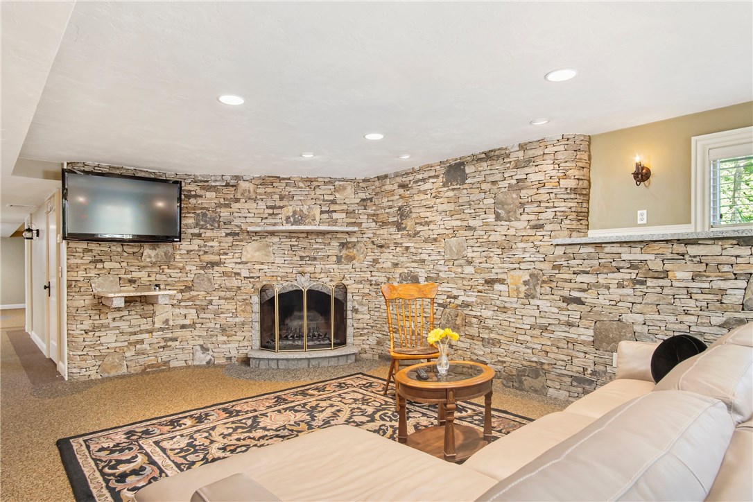 395 South Shore Road Burrillville, RI 02859 - Photo 17 of 30 Gallery Image 17