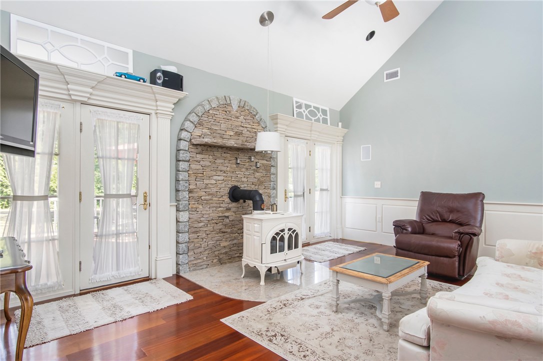 395 South Shore Road Burrillville, RI 02859 - Photo 4 of 30 Gallery Image 4