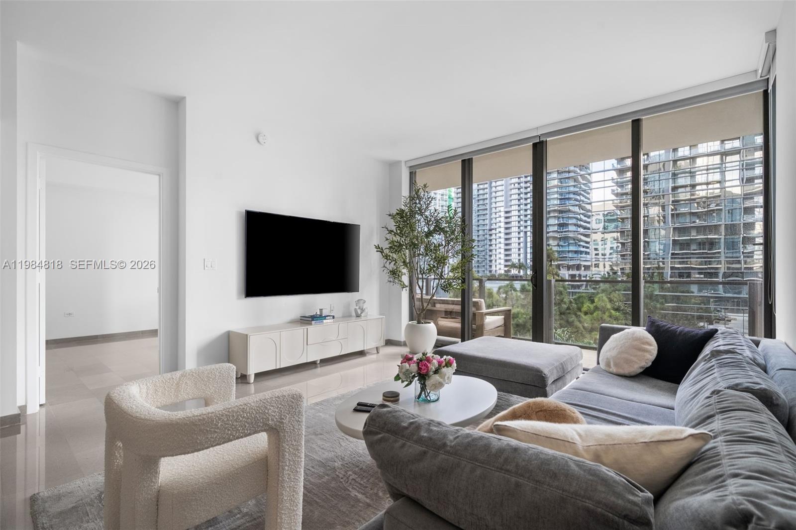 88 Southwest 7th Street, Unit 809 Miami, FL 33130 - Photo 7 of 39