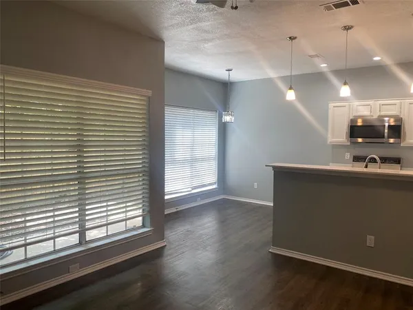 $1,295 | 4103 Esters Road, Unit 205, Irving, TX 75038