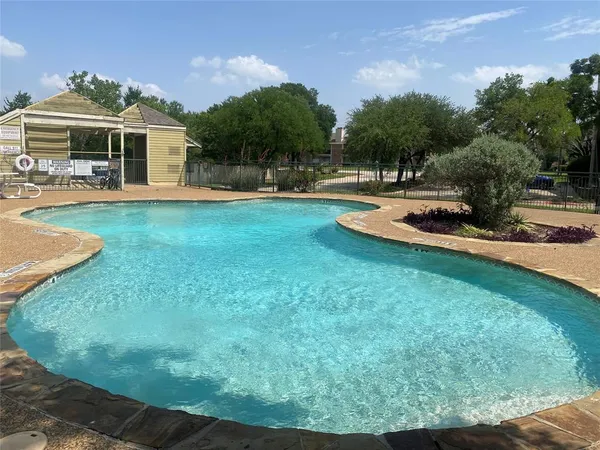 $1,295 | 4103 Esters Road, Unit 205, Irving, TX 75038