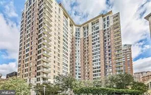$1,900 | 851 North Glebe Road, Unit 810, Arlington, VA 22203