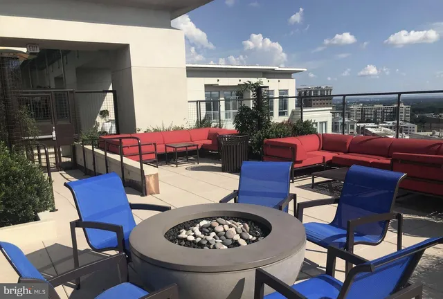 $1,900 | 851 North Glebe Road, Unit 810, Arlington, VA 22203