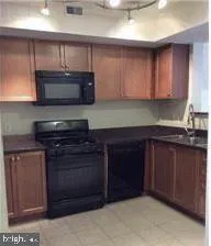 $1,900 | 851 North Glebe Road, Unit 810, Arlington, VA 22203