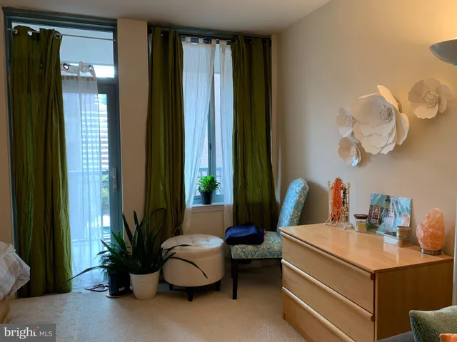 $1,900 | 851 North Glebe Road, Unit 810, Arlington, VA 22203