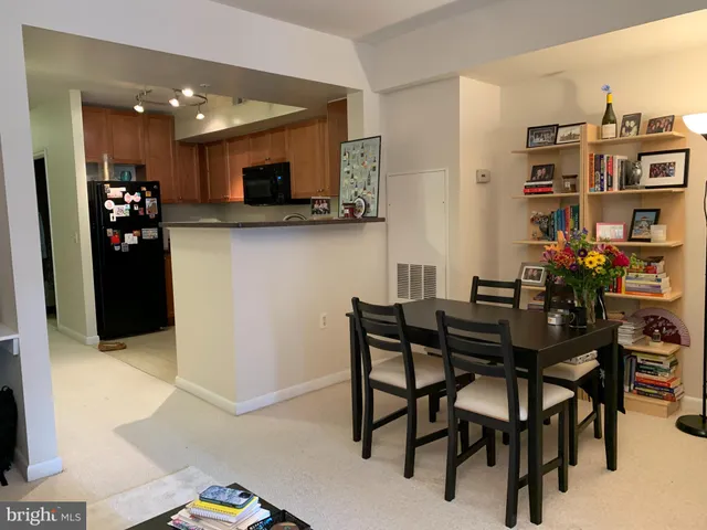 $1,900 | 851 North Glebe Road, Unit 810, Arlington, VA 22203