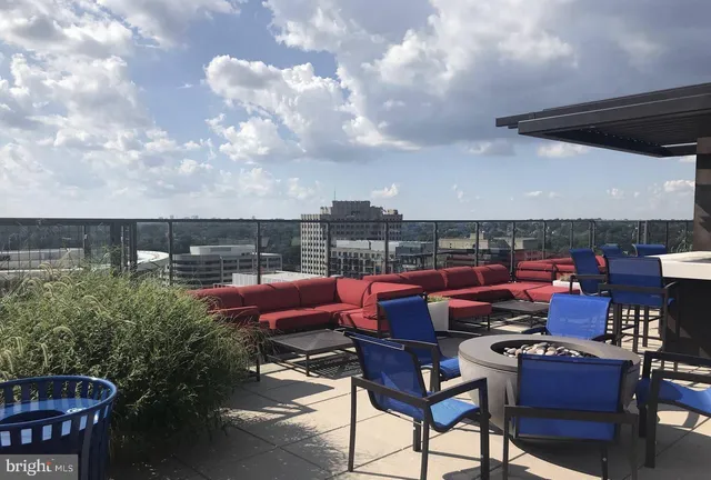 $1,900 | 851 North Glebe Road, Unit 810, Arlington, VA 22203