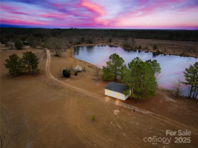 $600,000 | 1658 Kershaw Highway, Camden, SC 29020