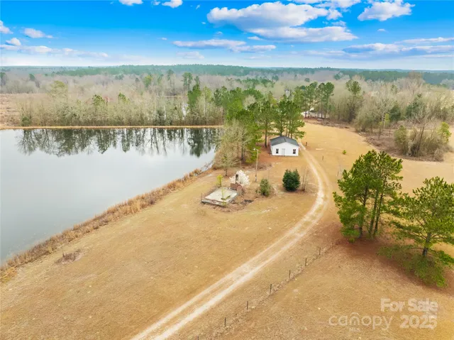 $600,000 | 1658 Kershaw Highway, Camden, SC 29020