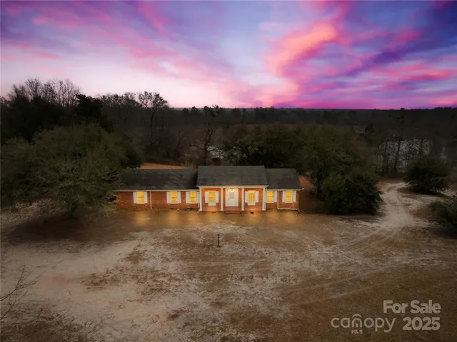 $600,000 | 1658 Kershaw Highway, Camden, SC 29020