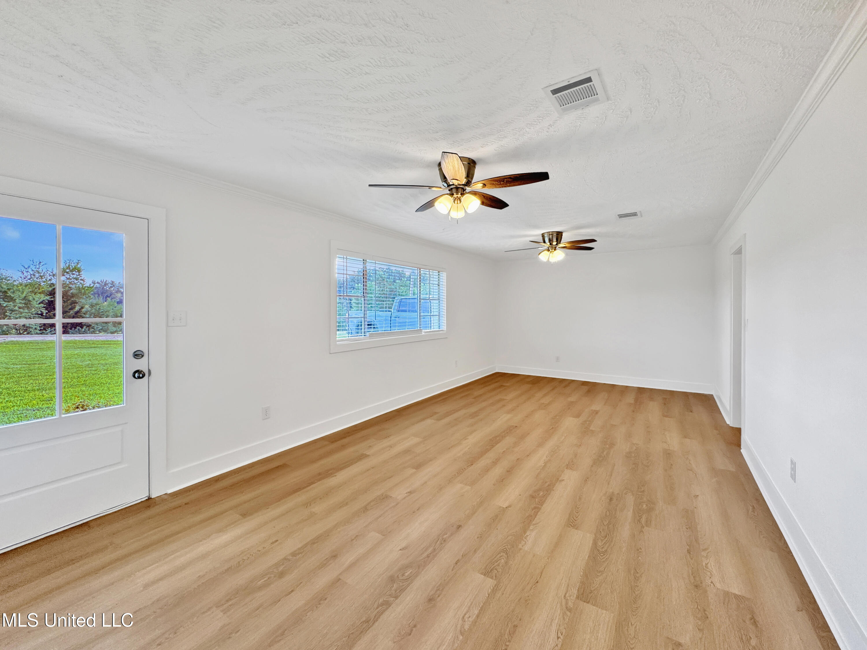 116 Duffey Drive Florence, MS 39073 - Photo 5 of 33 IMG_7348